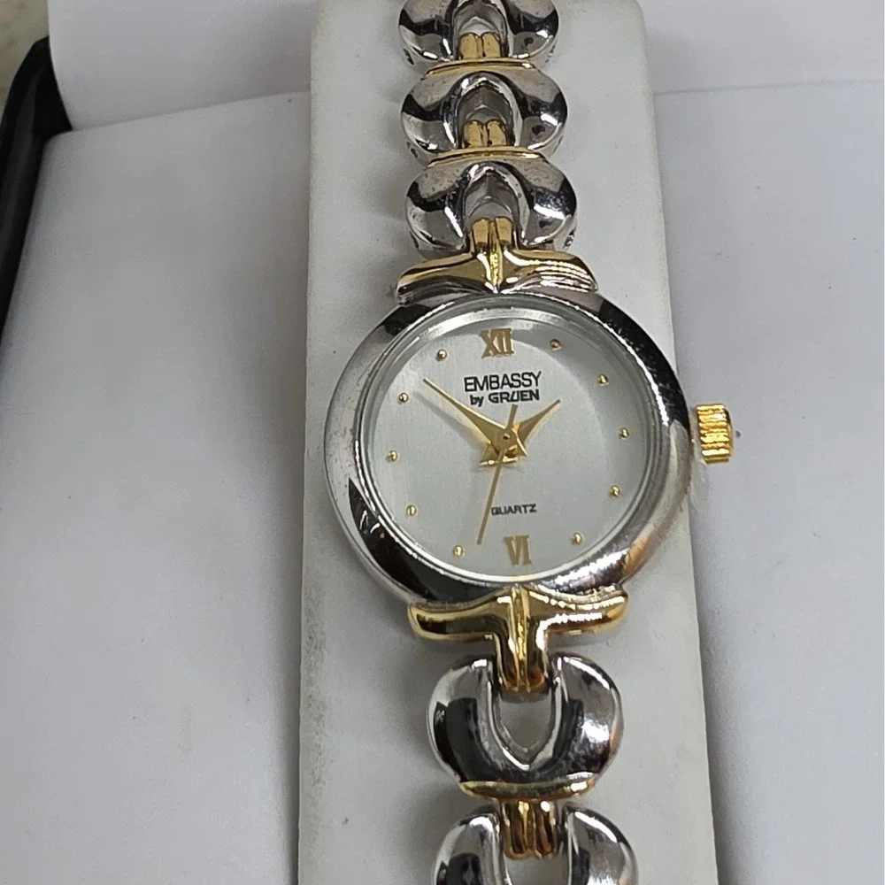 New Embassy By Gruen Ladies Watch Two Tone Link Bracelet Band GEM 1456